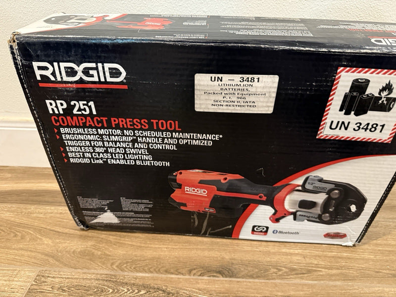 RIDGID RP251 PRESSTOOL KIT (1/2"-1") & MEGAPRESS JAWS (1/2"-3/4) RINGS -78228
