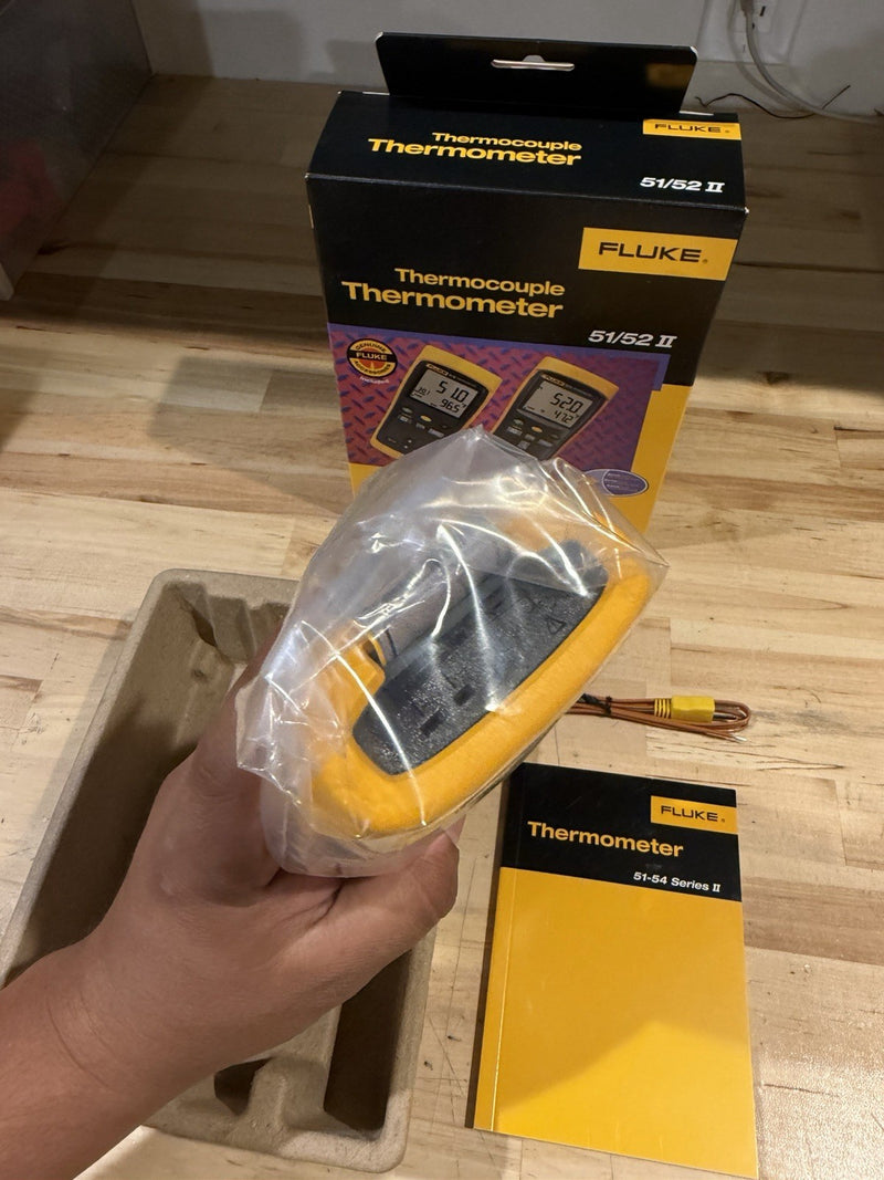 FLUKE 51 II THERMOCOUPLE THERMOMETER- SHIPS FAST (NEW)