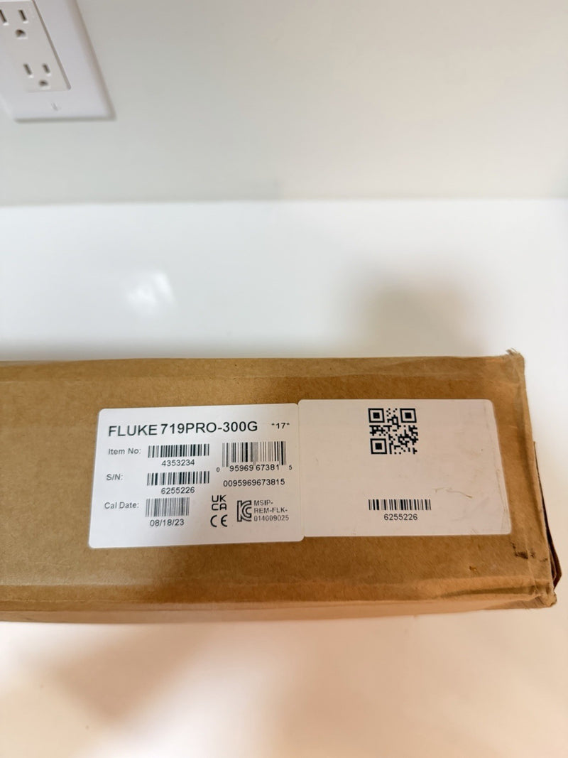 FLUKE 719 PRO 300G ELECTRIC PRESSURE CALIBRATOR