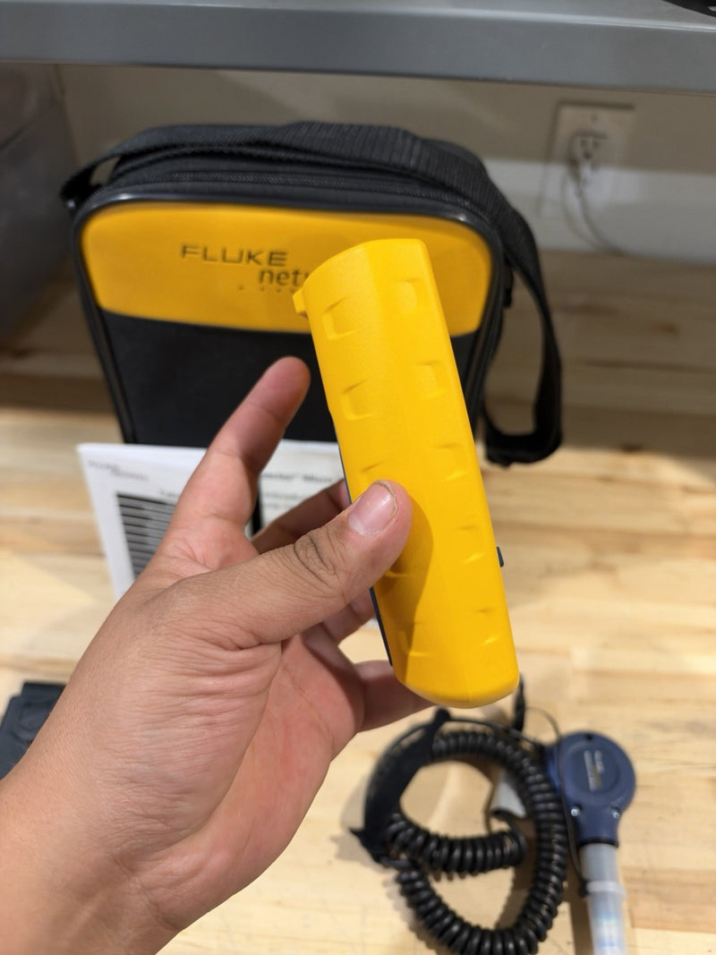 FLUKE NETWORKS FI-500 FIBER-INSPECTOR MICRO KIT W/  ACCESSORIES (TESTED)