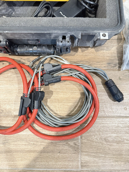 FLUKE 1735 THREE-PHASE POWER LOGGER W/ PROBES & CASE & CHARGER - FREE SHIPPING
