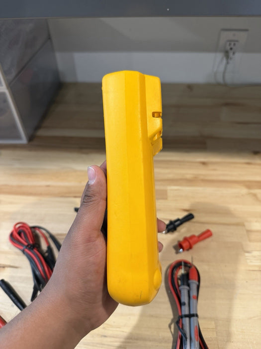 FLUKE 1587 FC INSULATION MULTIMETER W/ LEADS (TESTED) SHIPS FAST