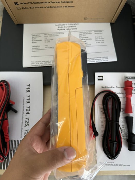FLUKE 725 MULTIFUNCTION PROCESS CALIBRATOR W LEADS NEW FACTORY BOX CALIBRATED 2024