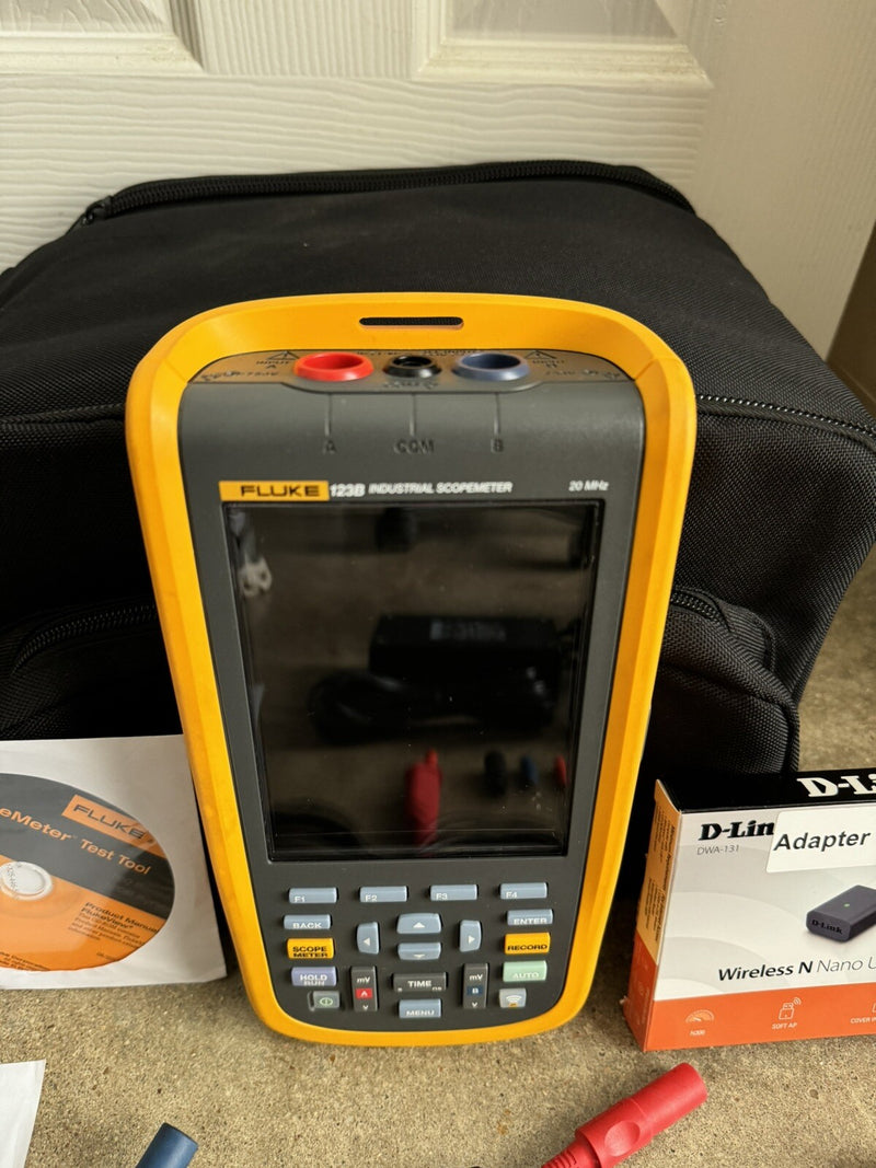 FLUKE 123B INDUSTRIAL SCOPEMETER HAND-HELD OSCILLOSCOPE 20 MHZ