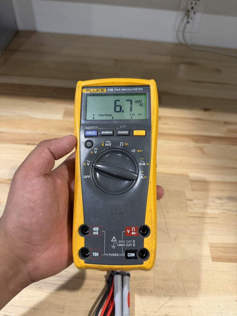 FLUKE 179 MULTIMETER WITH LEADS & CLIPS