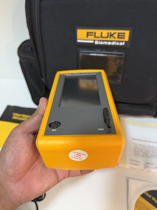 FLUKE PROSIM 4 VITAL SIGNS SIMULATOR WITH BAG & CERTIFICATE TESTED