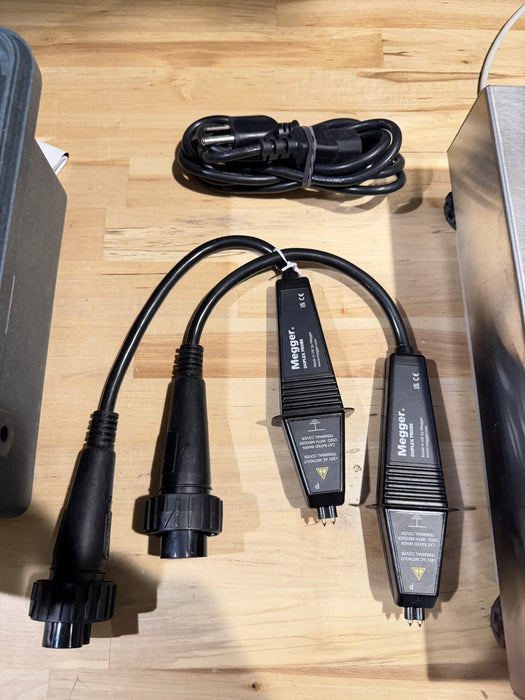 MEGGER DLRO10HD DIGITAL LOW RESISTANCE OHMETER W/ PROBES & CHARGER (TESTED)