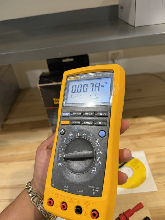 FLUKE 187 TRUE RMS MULTIMETER W/ LEADS & CLIPS  (NEW SEALED) TESTED - RARE