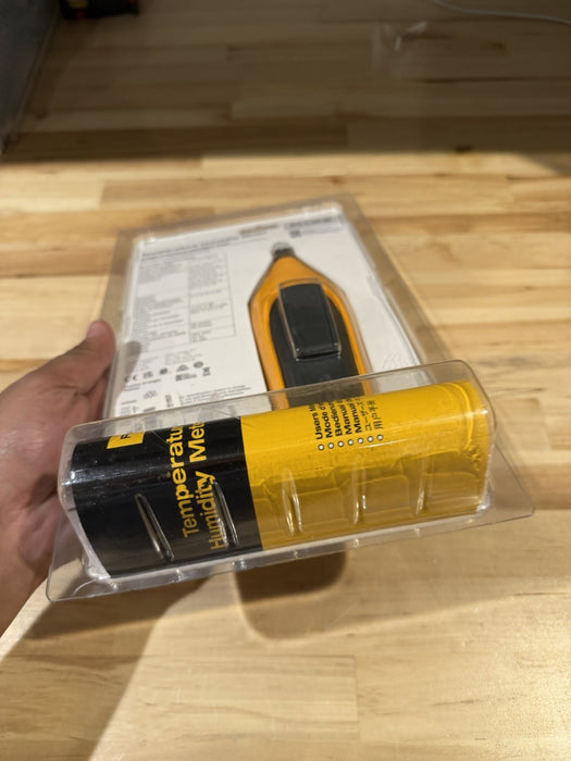 FLUKE 971 TEMPERATURE HUMIDITY METER MFD 2025 NEW