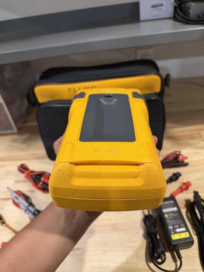 FLUKE 754 DOCUMENTING PROCESS CALIBRATOR W/ ACCESSORIES (TESTED) FREE SHIPPING