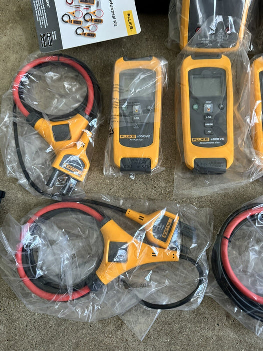 FLUKE 3000 FC IND WIRELESS TRUE RMS DIGITAL MULTIMETER INDUSTRIAL KIT NEW