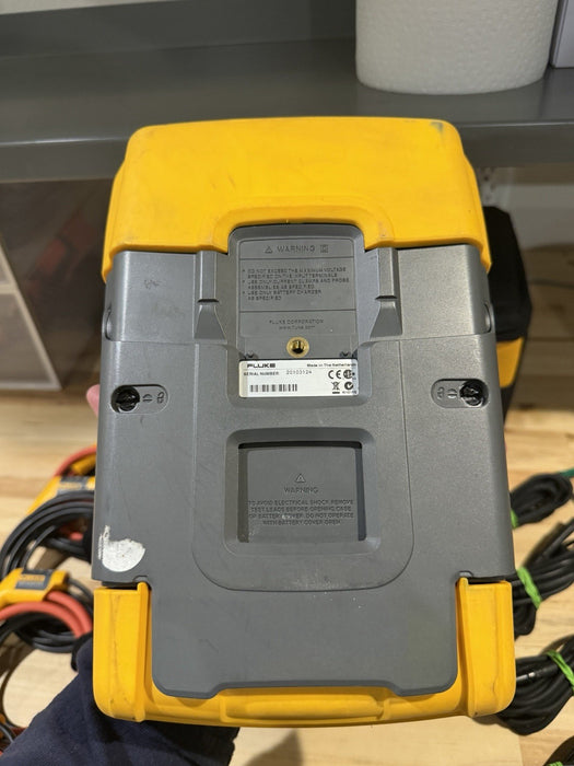 FLUKE 435 II POWER QUALITY & ENERGY ANALYZER W/ ACCESSORIES & CHARGER-SHIPS FREE