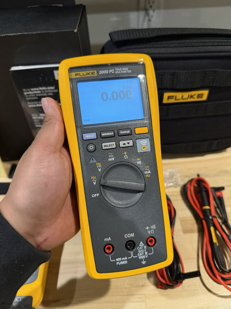 FLUKE 3000 FC TRUE RMS MULTIMETER & FLUKE A3000 FC CURRENT CLAMP KIT