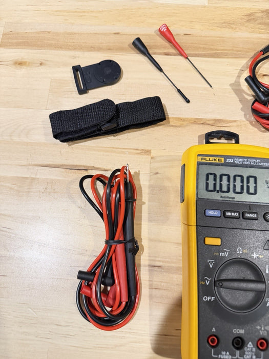 FLUKE 233 REMOTE DISPLAY AUTOMOTIVE DIGITAL MULTIMETER KIT