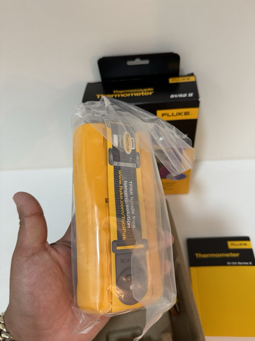 FLUKE 51 II THERMOCOUPLE THERMOMETER WITH PROBE NEW