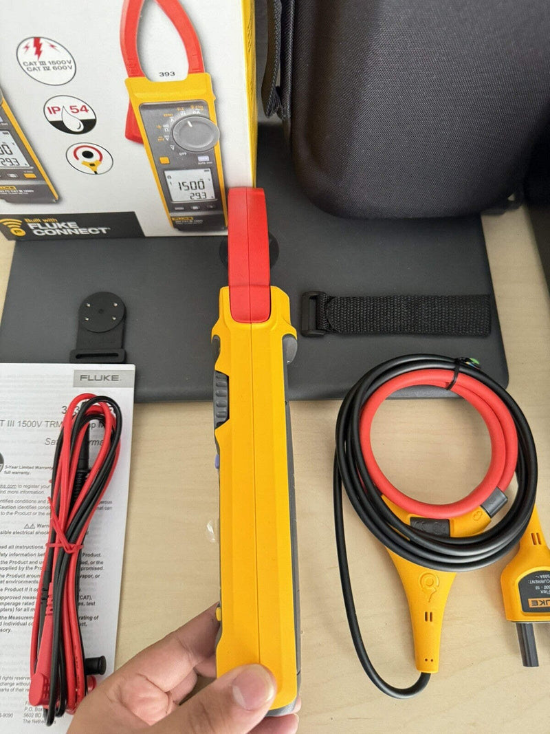 FLUKE 393 FC CAT III 1500 V TRUE-RMS CLAMP METER