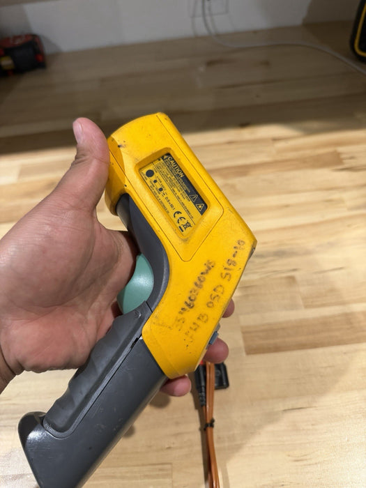 FLUKE 568 IR THERMOMETER WITH PROBE TESTED