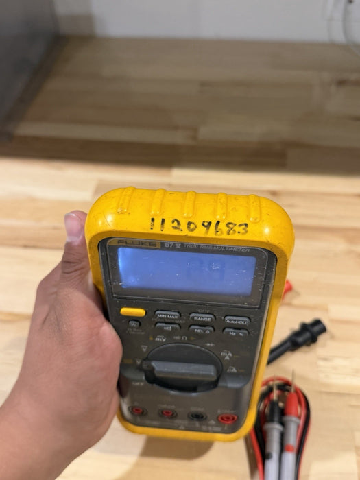 FLUKE 87V TRUE RMS MULTIMETER W/ LEADS - TESTED (SHIPS FAST)