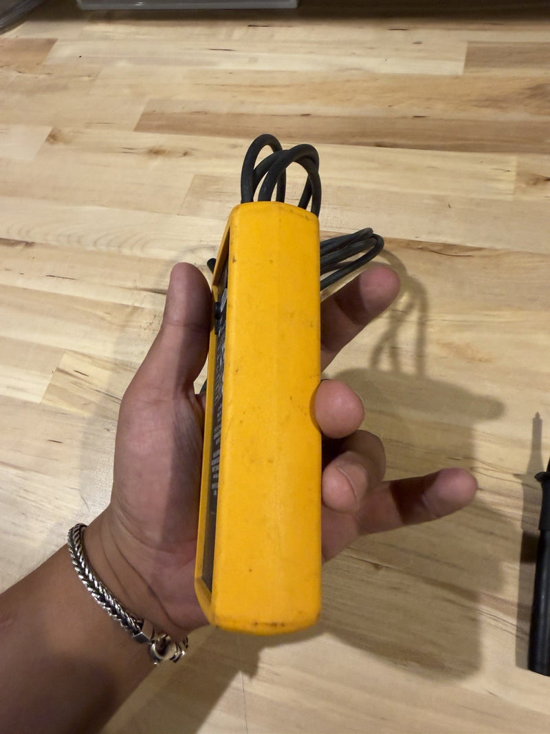 FLUKE 9040 DIGITAL PHASE ROTATION INDICATOR METER TESTED