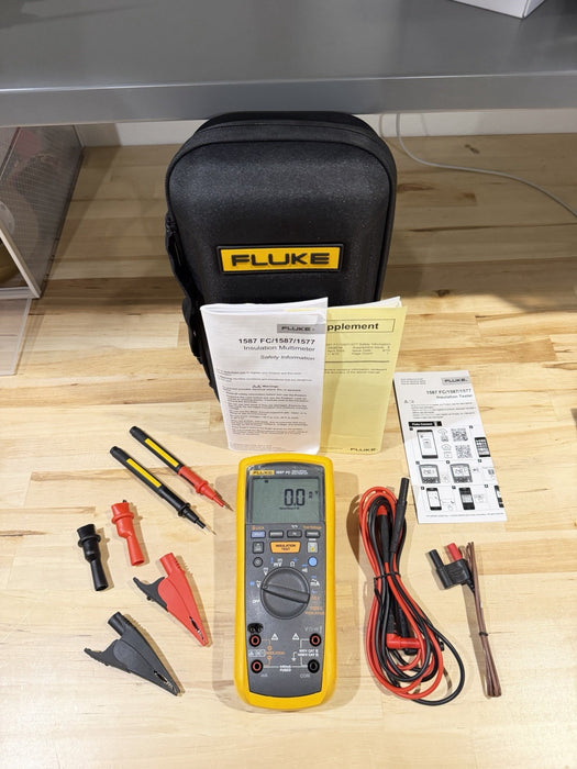 FLUKE 1587 FC INSULATION MULTIMETER WITH LEADS & CASE TESTED