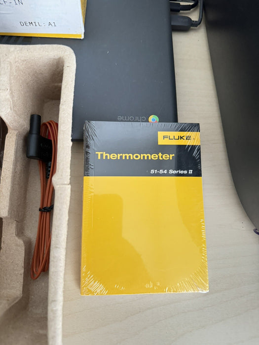 FLUKE 51 II THERMOCOUPLE THERMOMETER METER WITH PROBE USED