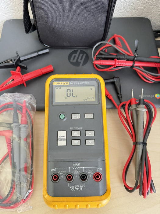 FLUKE 712 RTD PROCESS CALIBRATOR W/ACCESSORIES & BAG - FREE SHIPPING (TESTED)