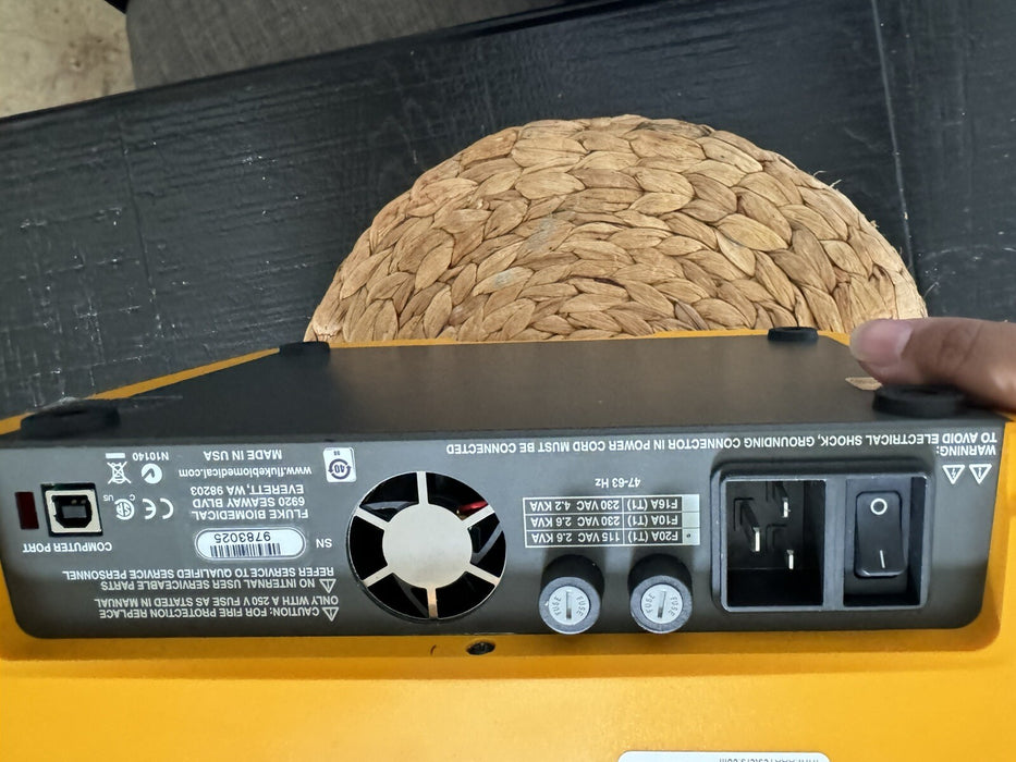 FLUKE ESA620 BIOMEDICAL ELECTRICAL SAFETY ANALYZER (PARTS ONLY) DOESNT POWER ON