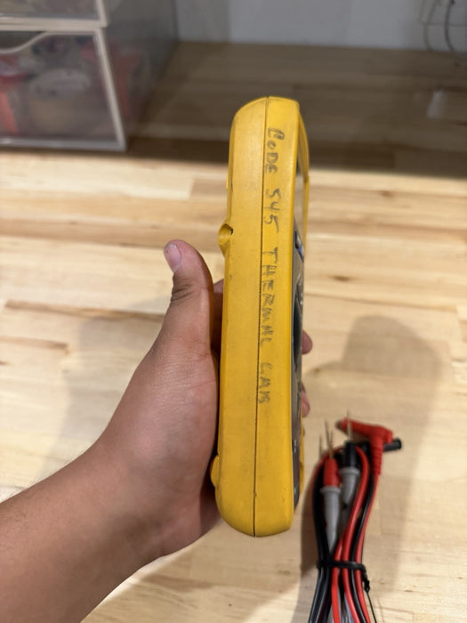 FLUKE 77 III MULTIMETER W/ LEADS (TESTED) SHIPS FAST