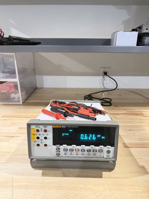 FLUKE 8808A 5.5 DIGITAL MULTIMETER WITH LEADS & CHARGER TESTED