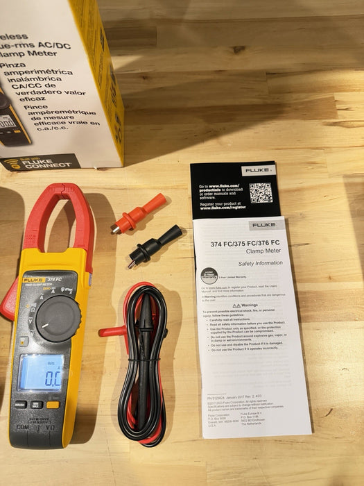 FLUKE 374 FC TRMS CLAMP METER WITH LEADS & CLIPS TESTED