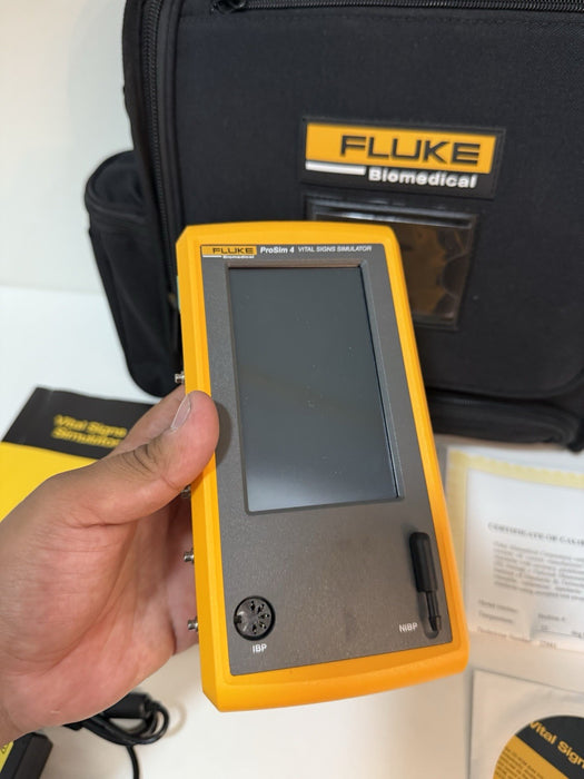 FLUKE PROSIM 4 VITAL SIGNS SIMULATOR WITH BAG & CERTIFICATE TESTED