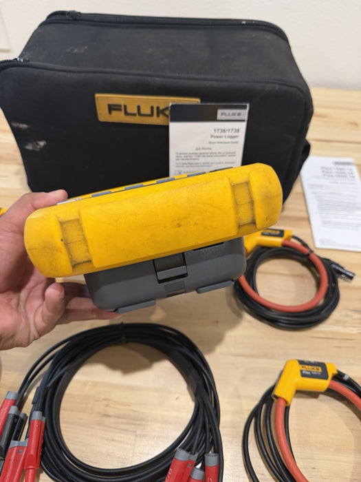 FLUKE 1736 POWER LOGGER WITH ACCESSORIES TESTED