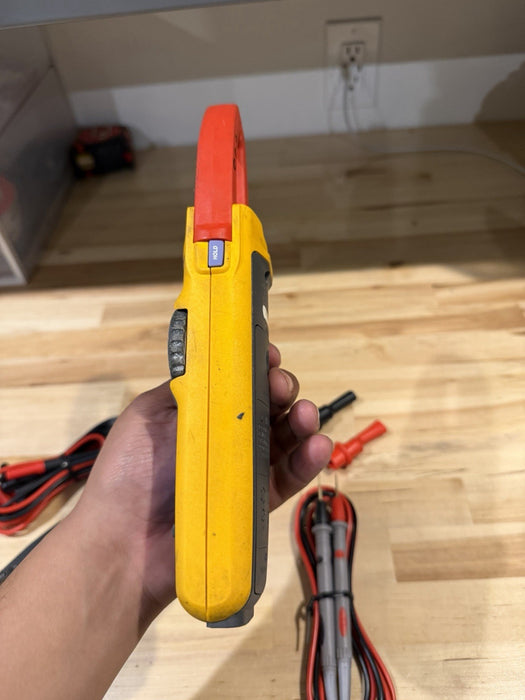 FLUKE 376 AC/DC TRUE RMS WIRELESS CLAMP METER W /LEADS & CLIPS -SHIPS FAST