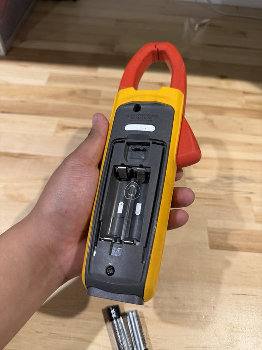 FLUKE 374 TRUE RMS CLAMP METER FOR PARTS