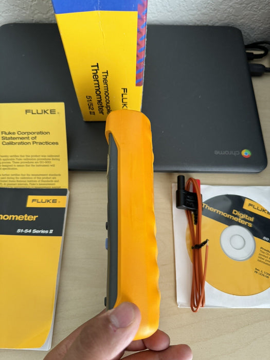 FLUKE 51 II THERMOCOUPLE THERMOMETER WITH PROBE DAMAGED BOX NEW