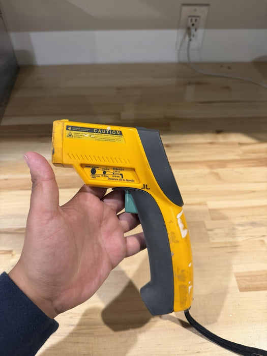 FLUKE 63 INFRARED THERMOMETER - SHIPS FAST