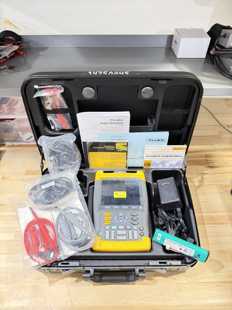 FLUKE 199C 200MHZ 2.5GS/S SCOPEMETER COLOR WITH ACCESSORIES