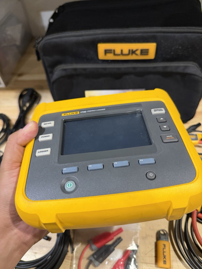 FLUKE 1730 ENERGY LOGGER KIT W/ ACCESSORIES (TESTED) FREE SHIPPING