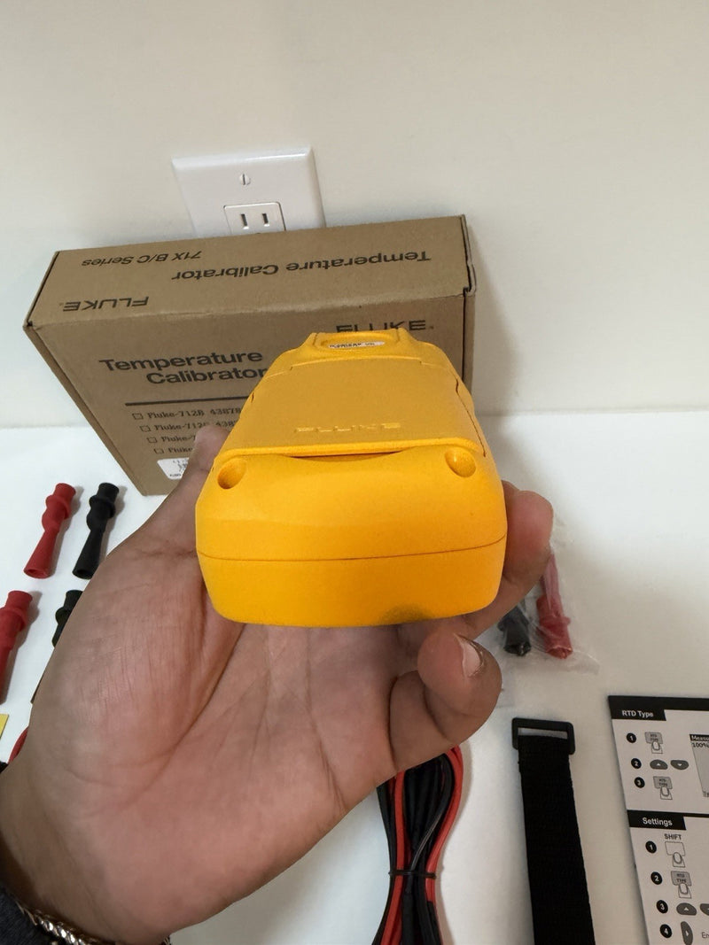 FLUKE 712B RTD CALIBRATOR MFD 2025 CALIBRATED 2025