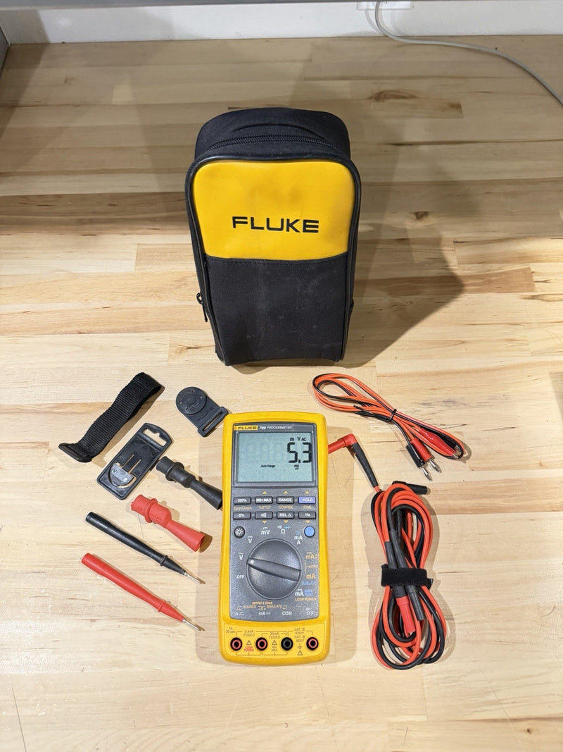 FLUKE 789 PROCESSMETER WITH LEADS & CLIPS TESTED