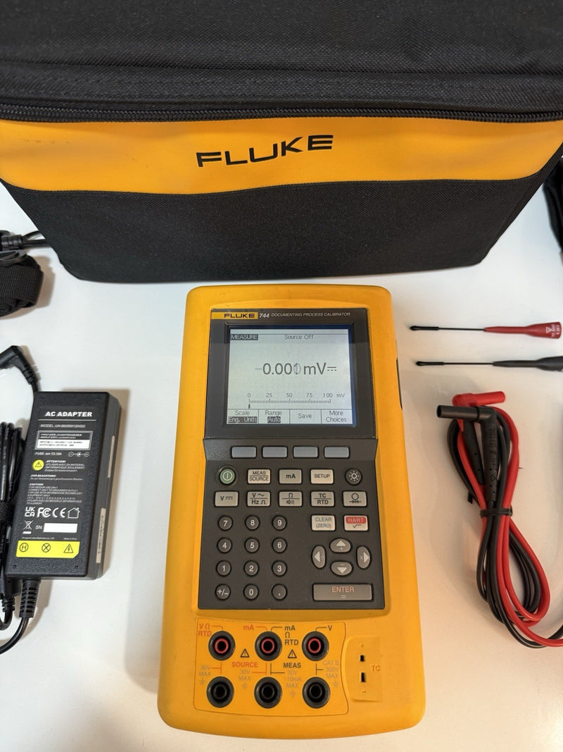 FLUKE 744 PROCESS CALIBRATOR WITH LEAD SET & BAG TESTED