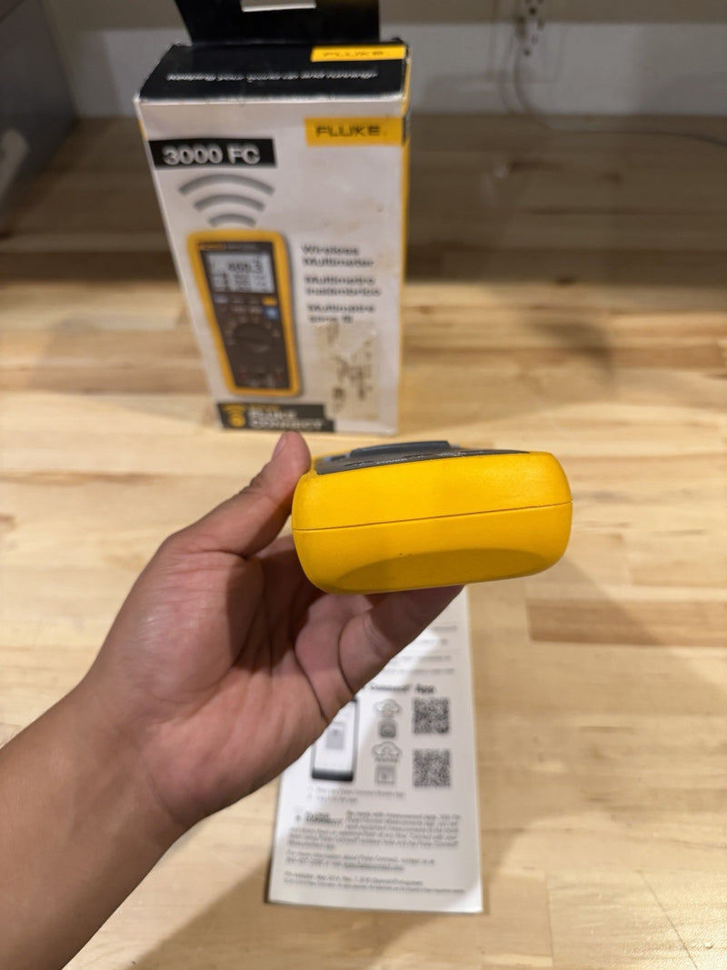 FLUKE 3000 FC WIRELESS DIGITAL MULTIMETER FOR PARTS