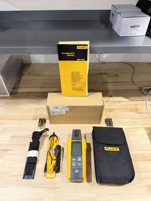 FLUKE IRR1-SOL IRRADIANCE METER KIT (NEW FACTORY SEALED) SHIPS FAST