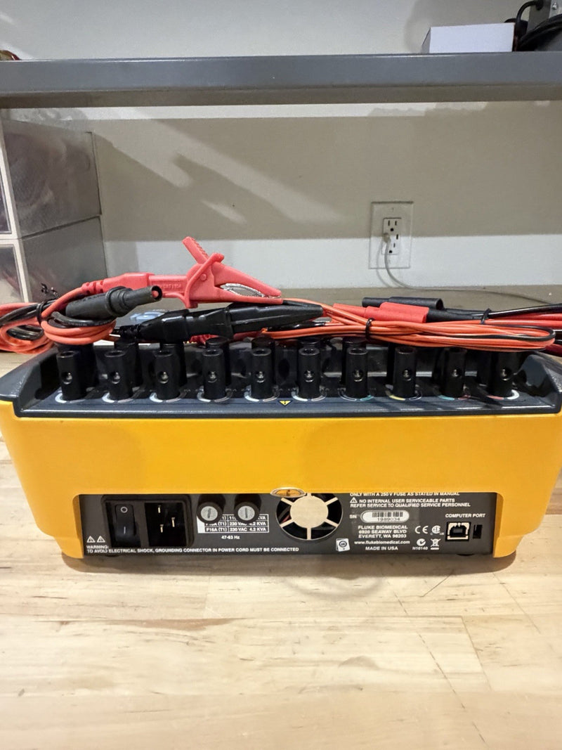 FLUKE ESA620 230V BIOMEDICAL ELECTRICAL SAFETY ANALYZER WITH LEADS & CHARGER