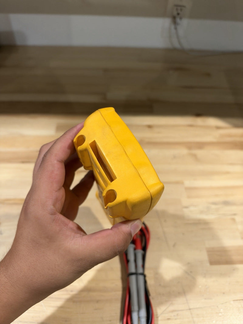 FLUKE 179 MULTIMETER W/ LEADS & CLIPS (SHIPS FAST)