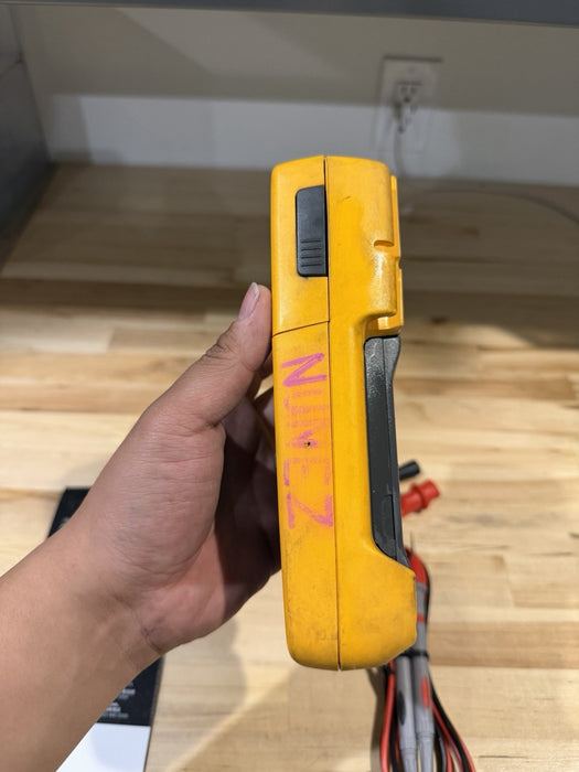 FLUKE 233 REMOTE DISPLAY AUTOMOTIVE DIGITAL  MULTIMETER (FREE SHIPPING)