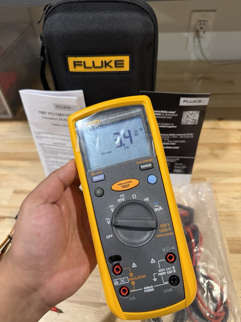 FLUKE 1577 INSULATION MULTIMETER W/ LEADS & CASE TESTED SHIPS FAST NEW