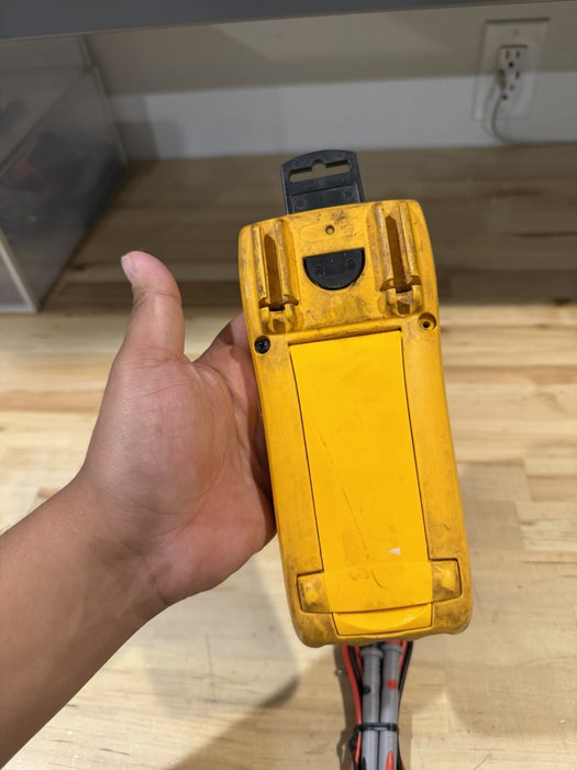 FLUKE 179 MULTIMETER WITH LEADS & CLIPS