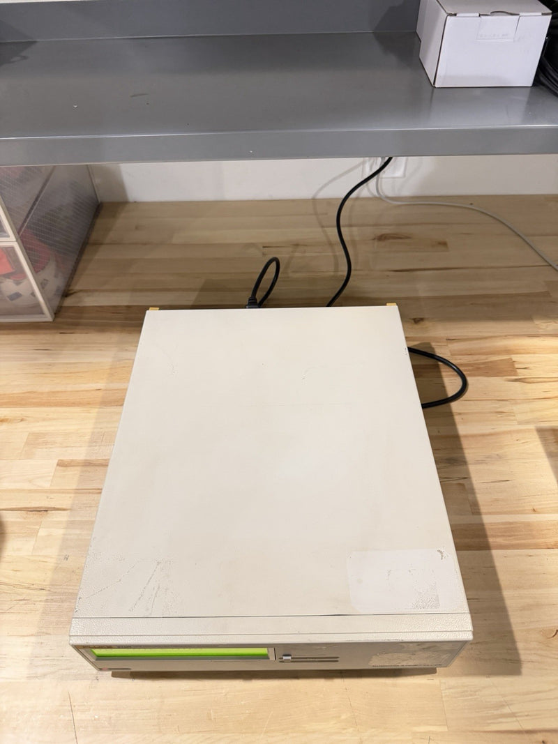FLUKE 910R GPS CONTROLLED FREQUENCY STANDARD TESTED