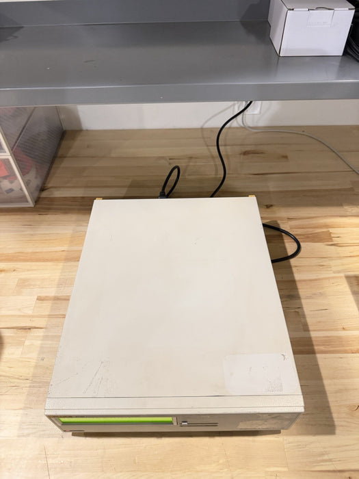 FLUKE 910R GPS CONTROLLED FREQUENCY STANDARD TESTED